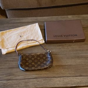 Louis Vuitton mini pouchette